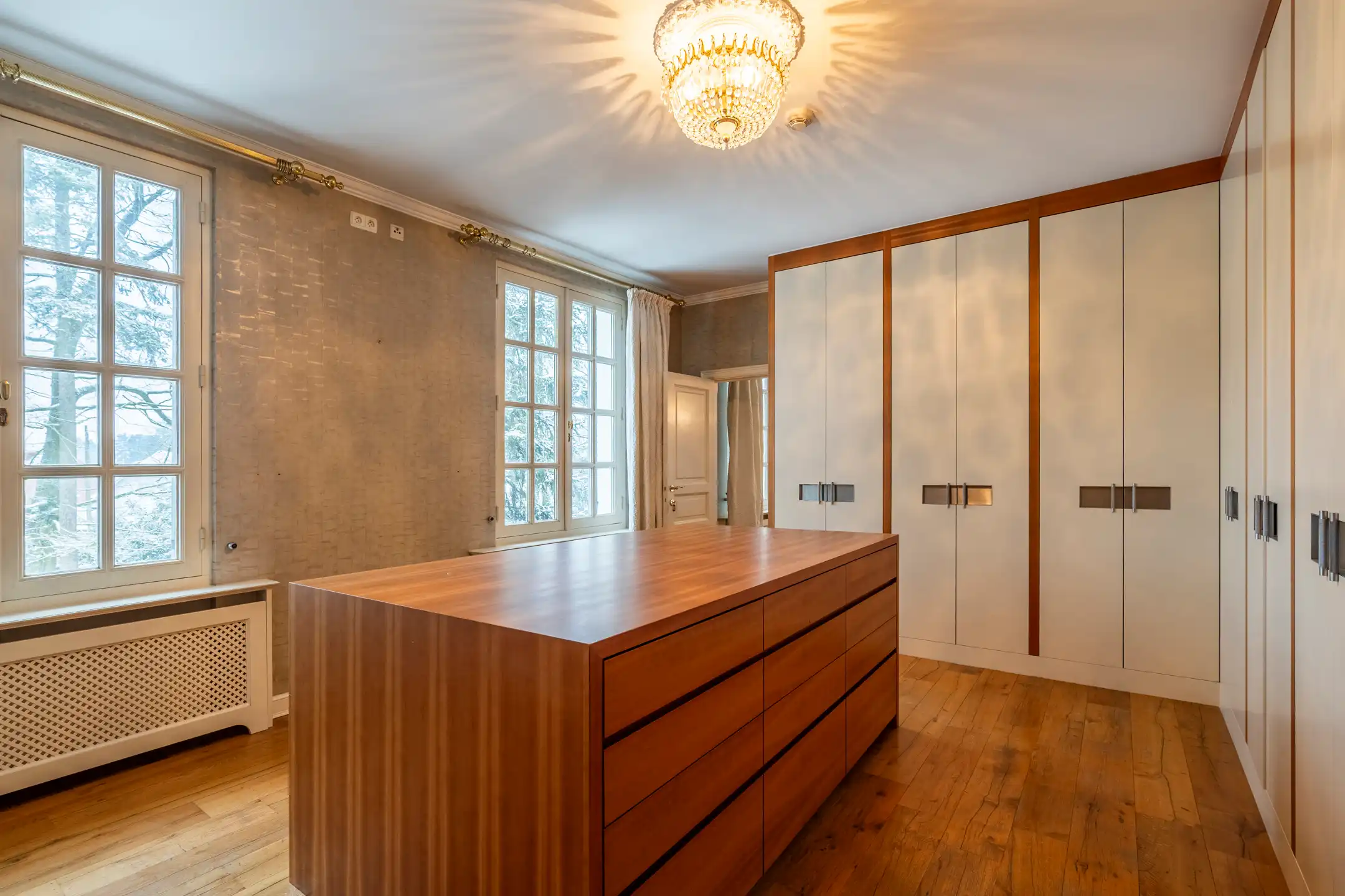 Villa met binnenzwembad en conciërgerie op riant perceel foto 17