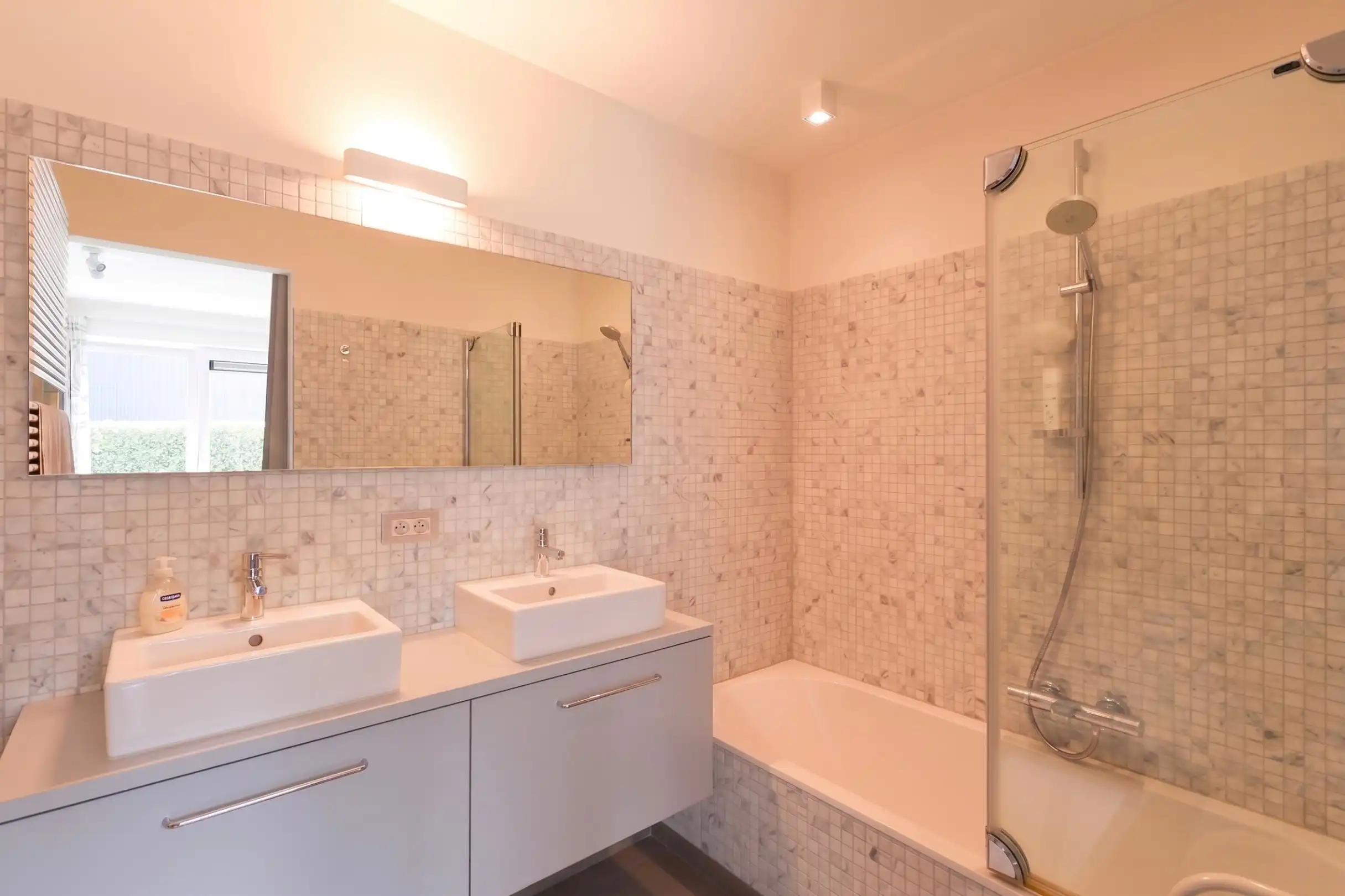 Interessante opbrengsteigendom: verhuurd appartement met tuin en garage in centrum Oostduinkerke foto 15