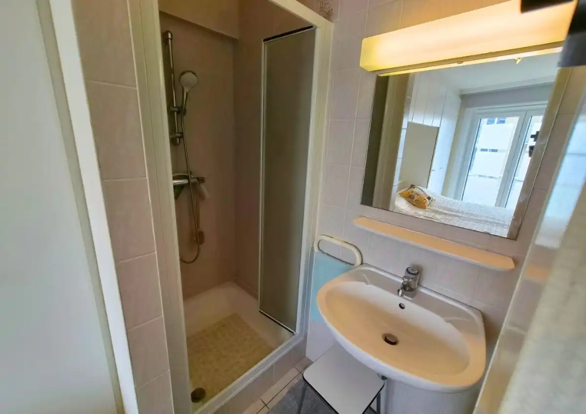 HOEKAPPARTEMENT MET ZIJDELINGS ZEEZICHT TE KOOP TE DE PANNE foto 15