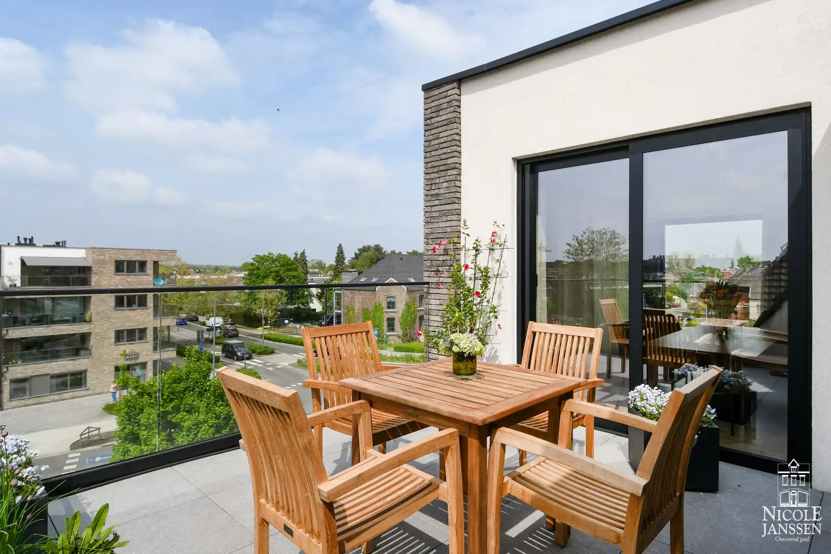 Royaal penthouse met twee slaapkamers, twee terrassen en drie autostandplaatsen foto 15