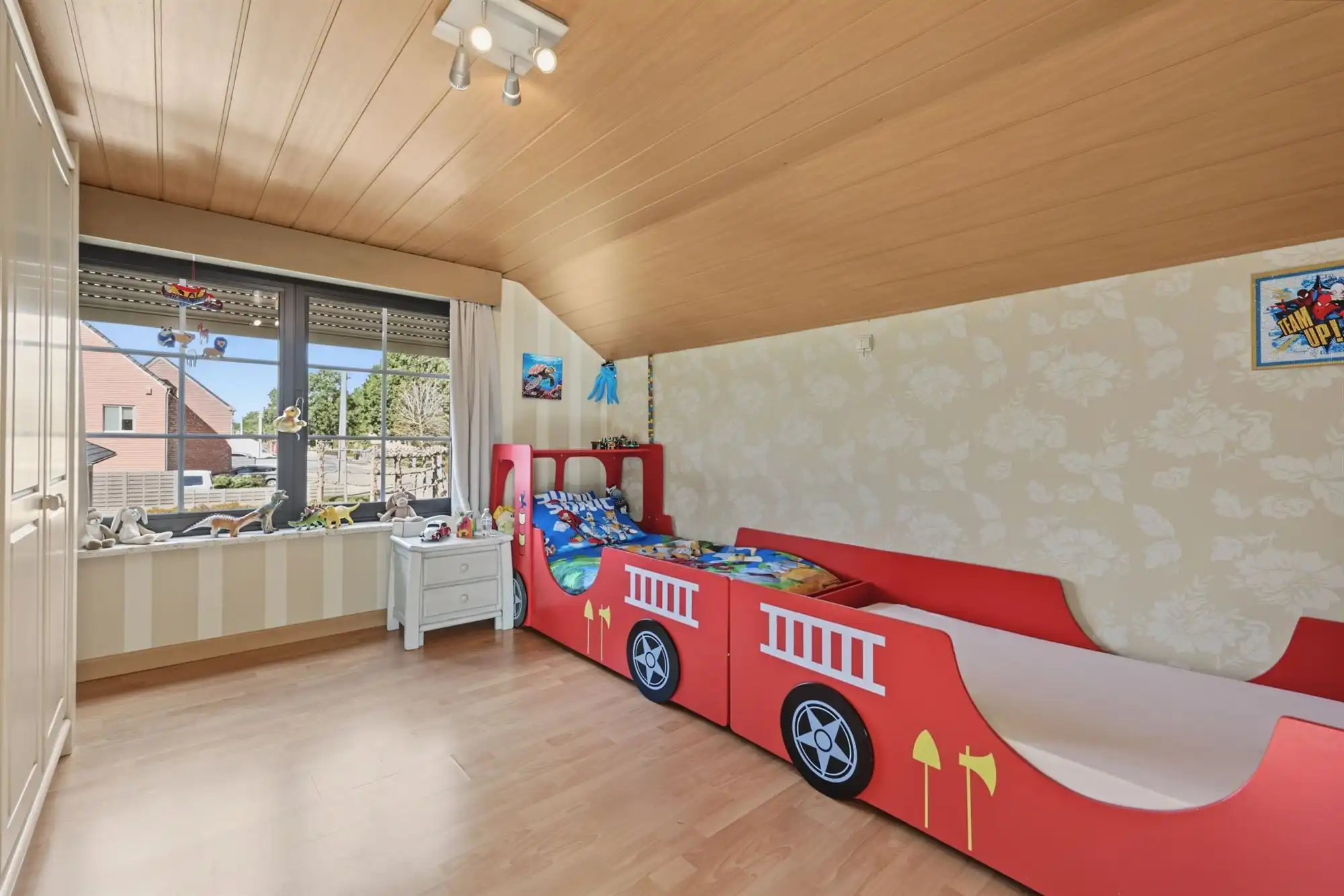 Instapklare woning op ruim perceel met paardenstallen foto 10