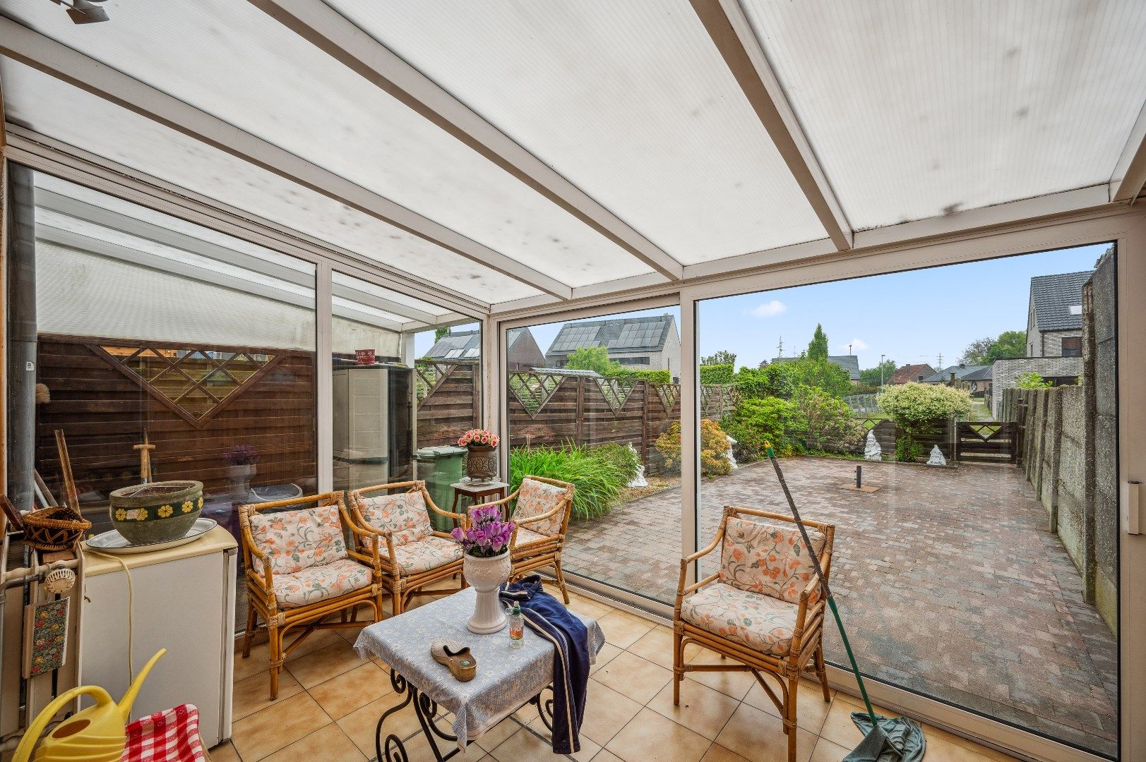 Gezinswoning met 3 slaapkamers en grote tuin. foto 16