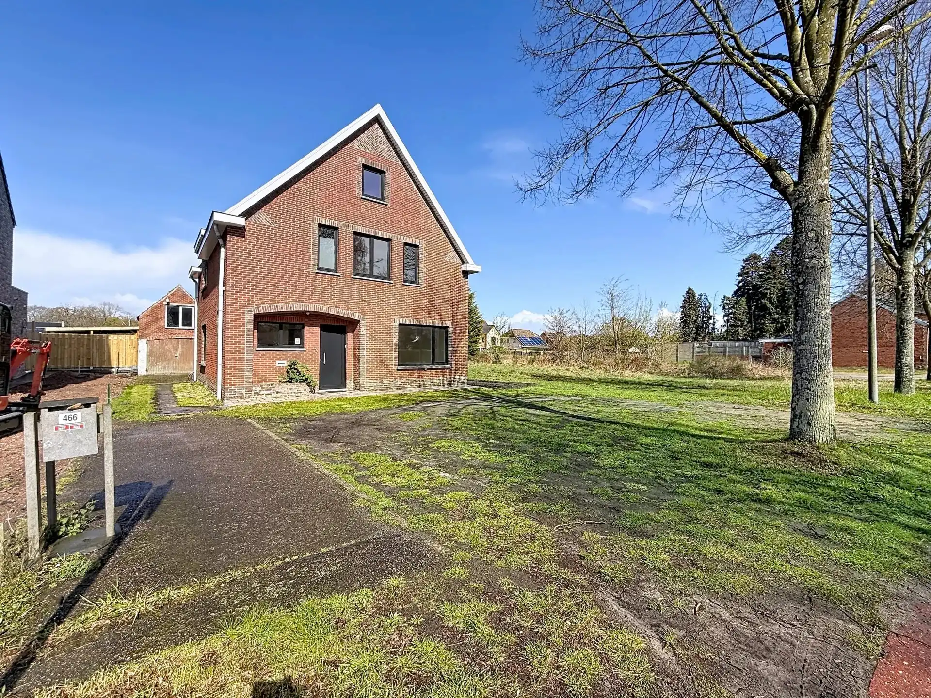 Zeer ruime en verzorgde woning met 5 slaapkamers en 2 badkamers op een groot perceel foto 33