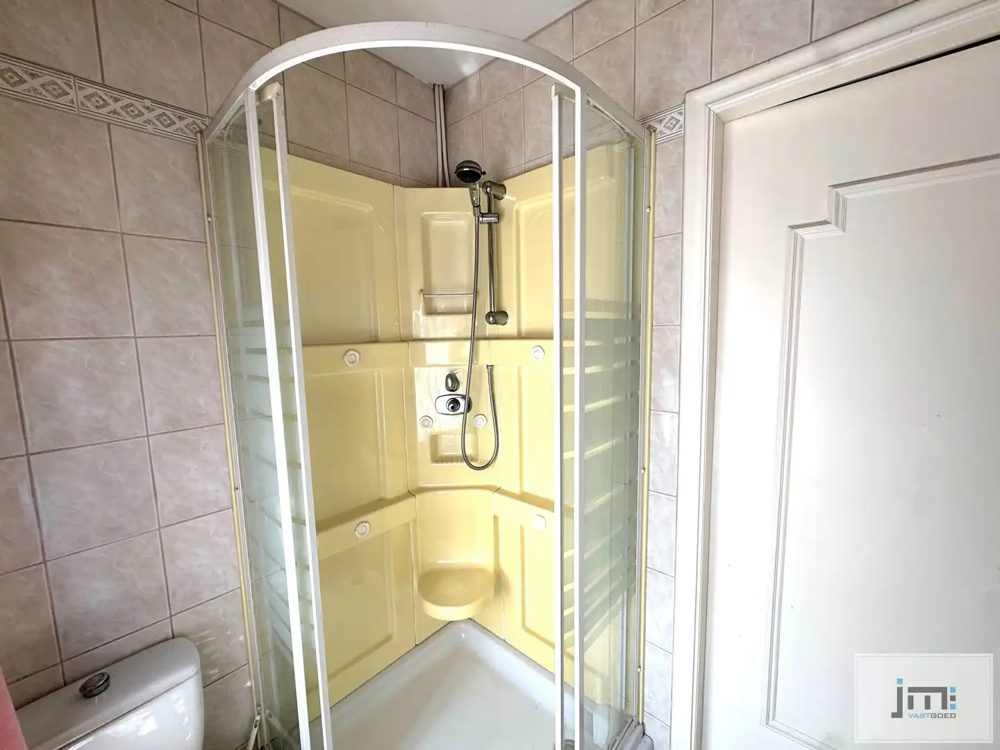 Charmante woning in het rustige Guigoven foto 17