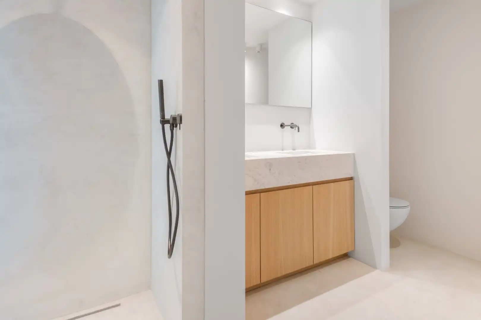 Lichtrijk hoekappartement gelegen op de Lippenslaan/Zoutelaan met 3 slaapkamers foto 8