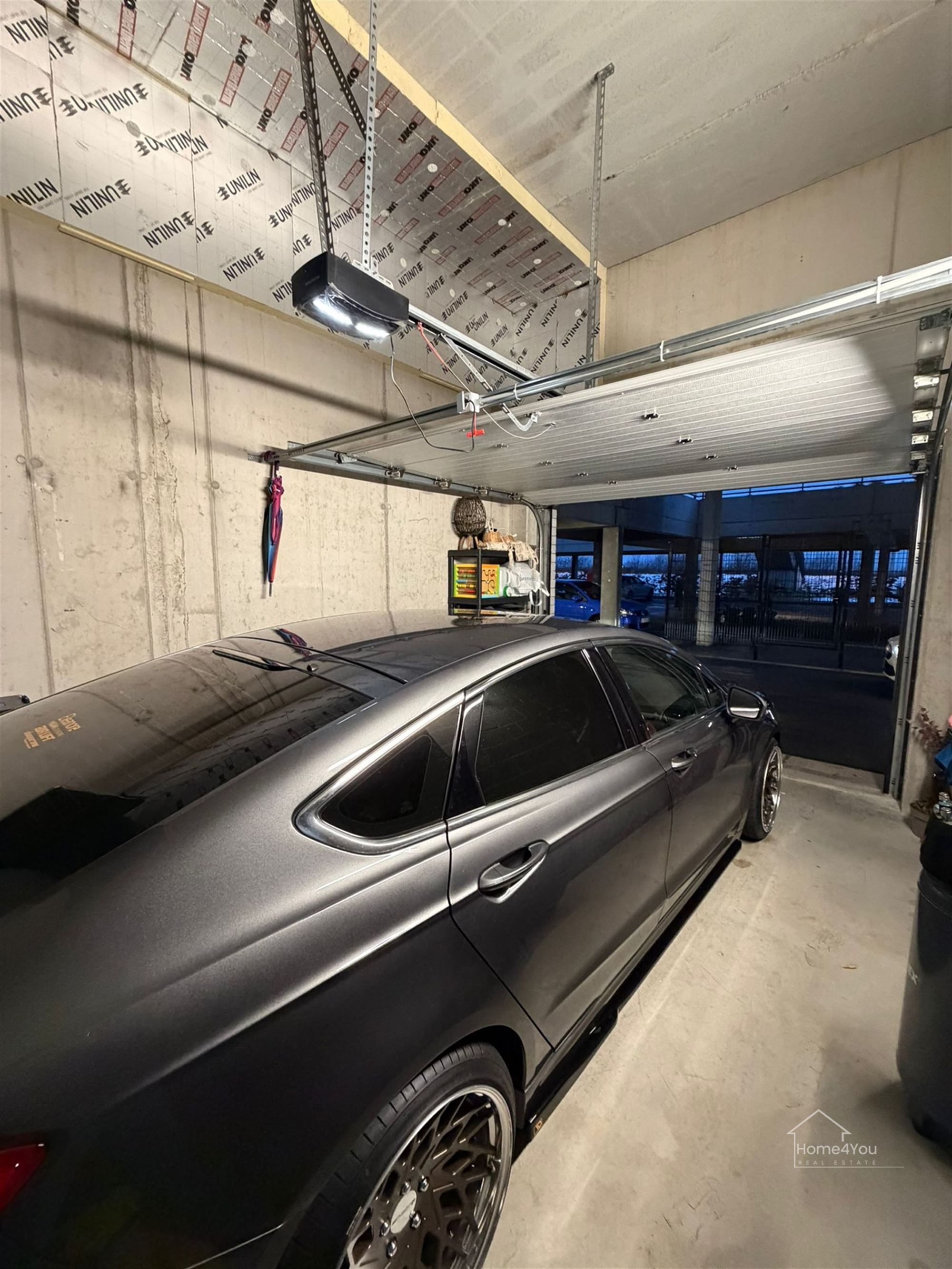 Uitzonderlijk grote garagebox in
 zeer schaars aanbod foto 2