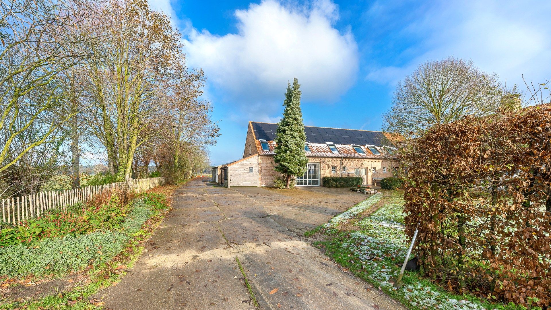 Landelijke eigendom met vergunde vakantiewoningen foto 14