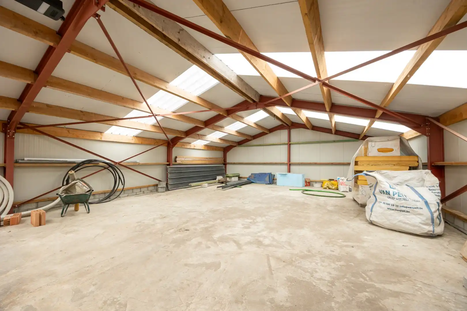Vernieuwbouwwoning met ruim nieuwbouwmagazijn van 155 m² foto 26