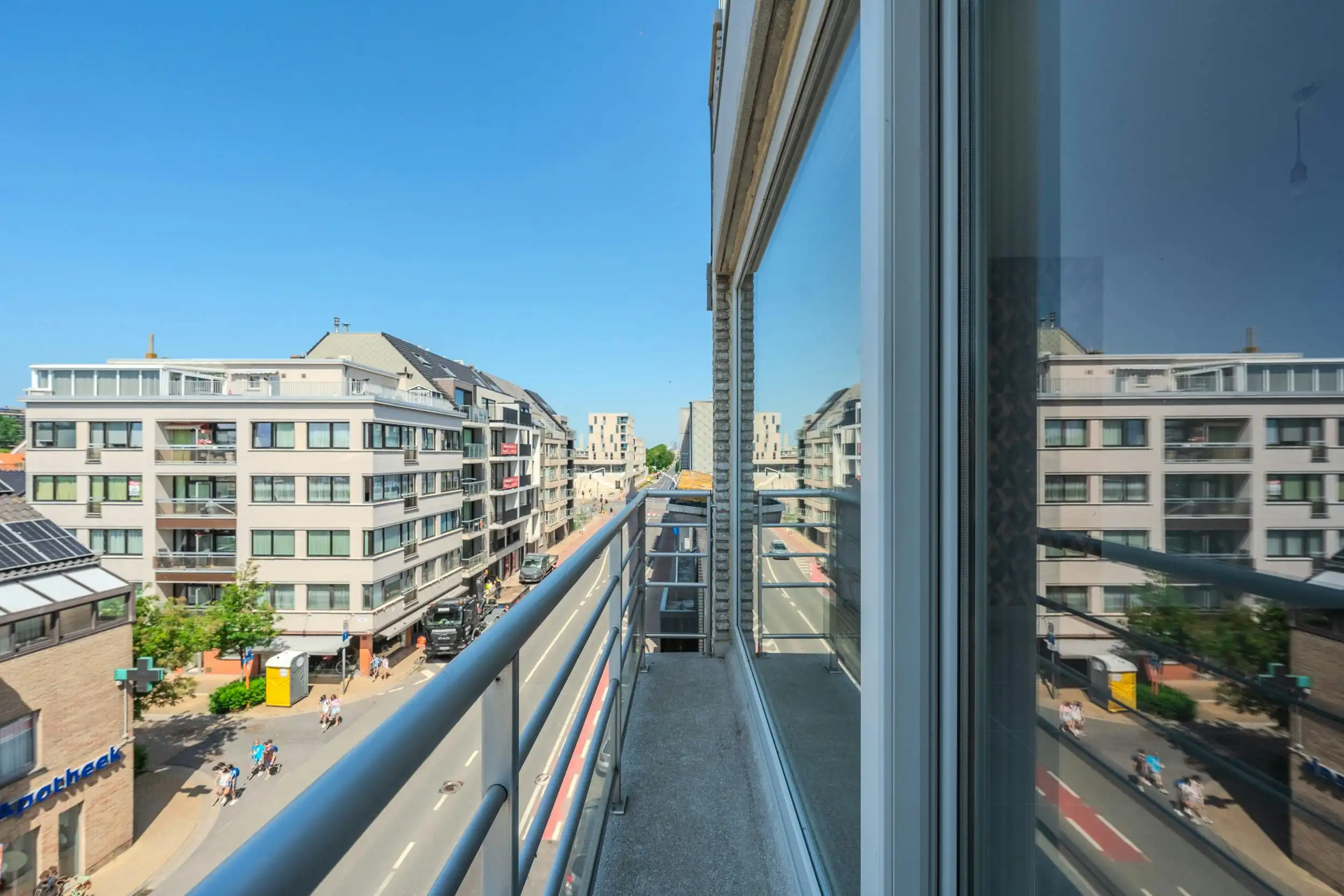 Prachtig 2-slaapkamer appartement met terras te Oostende foto 4