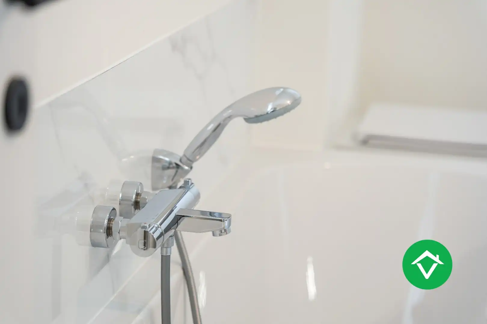 Volledig gerenoveerde woning (EPB B) met garage op topligging te Eernegem foto 15