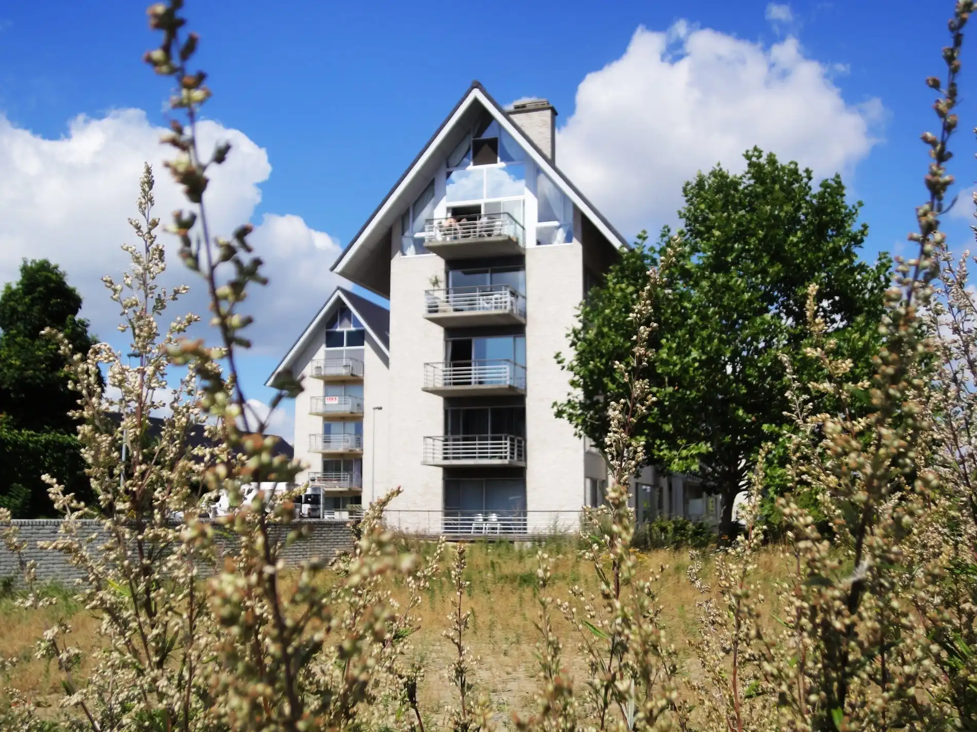 LUXUEUS APPARTEMENT MET TOPLIGGING foto {{pictureIndex}}