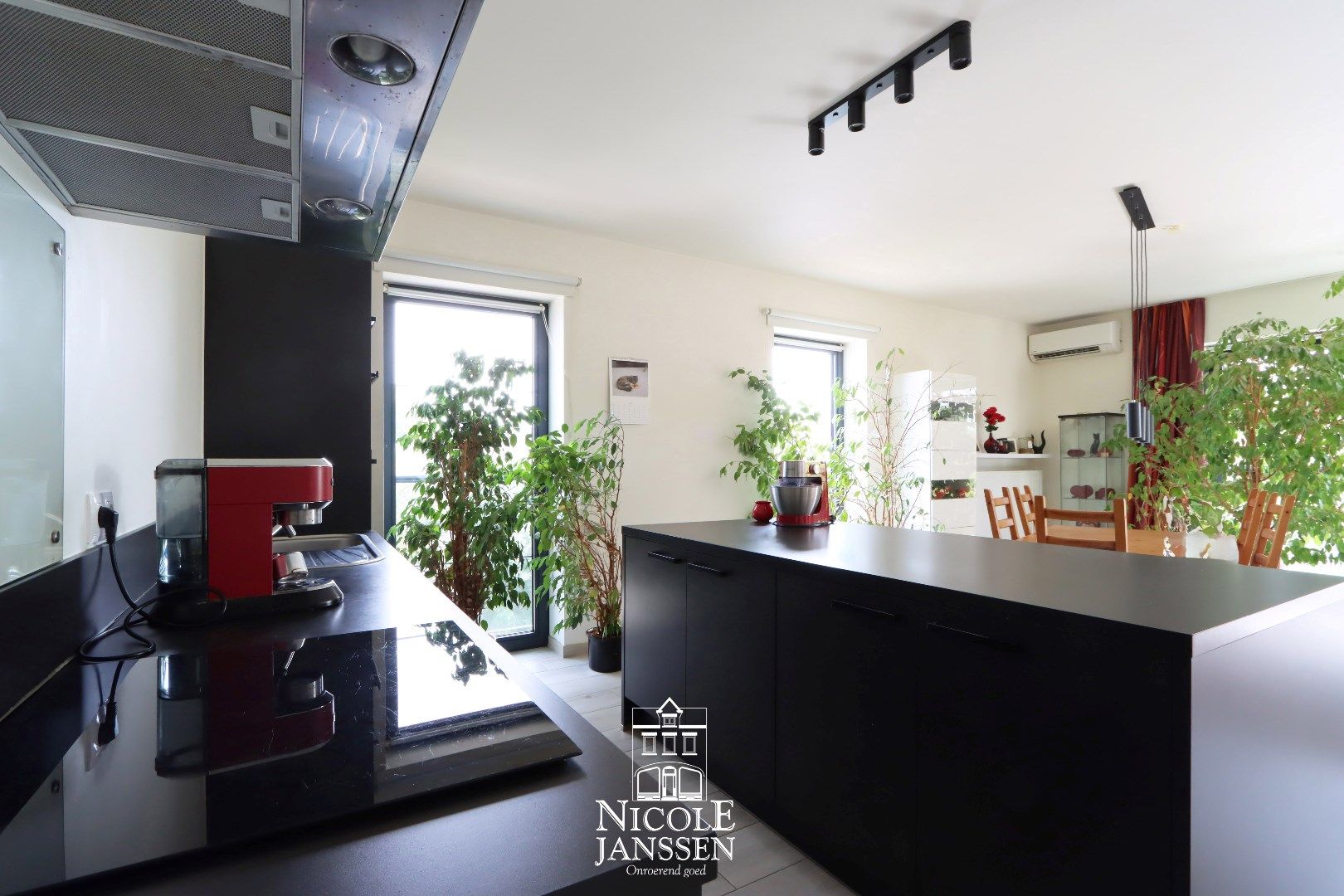 Ruim ingedeeld penthouse met drie slaapkamers en ruim terras in het centrum  foto 8