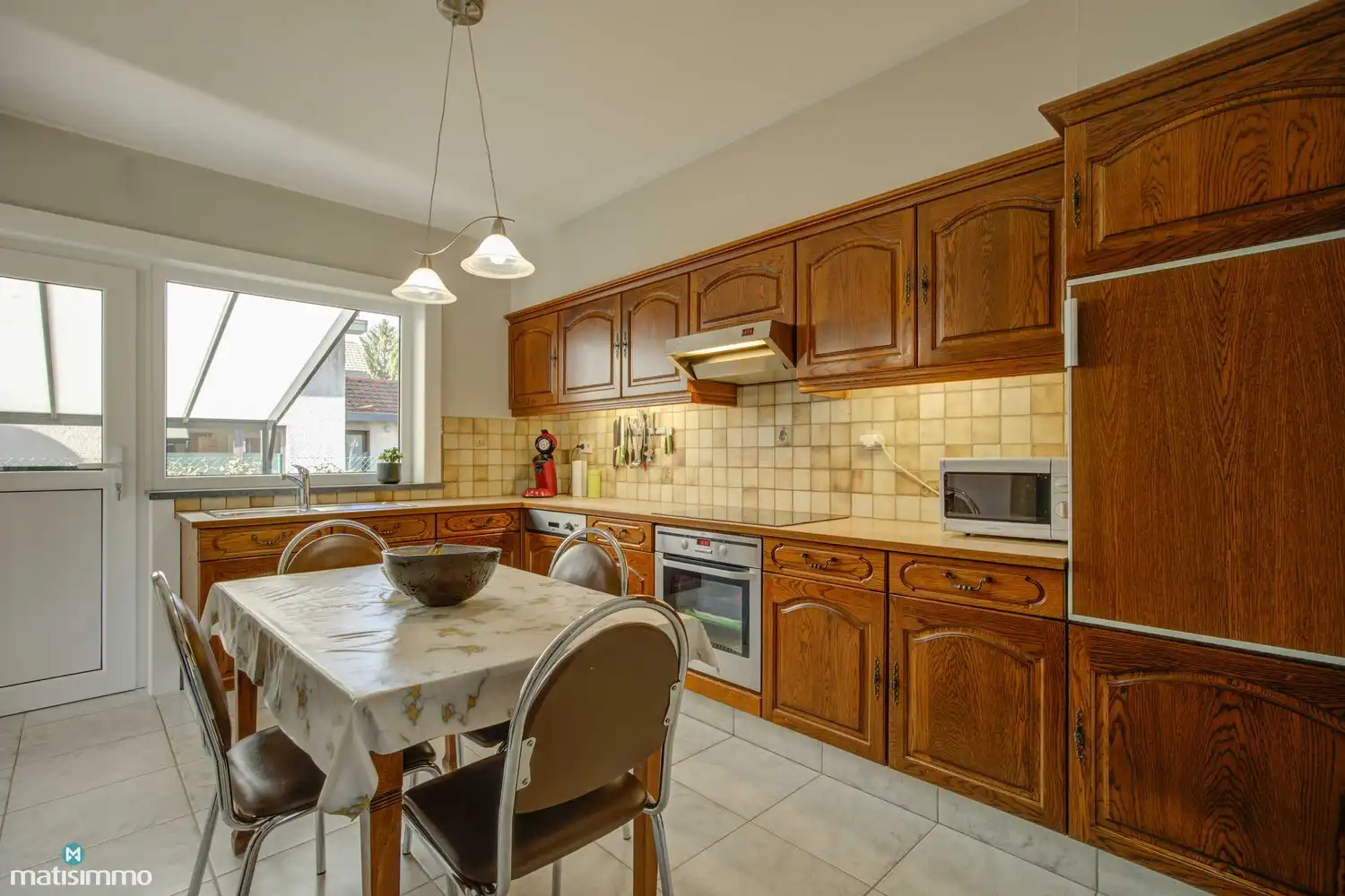 RUIME WONING MET 4 SLAAPKAMERS GELEGEN OP EEN RUSTIGE DOCH CENTRALE LOCATIE TE GENK foto 9