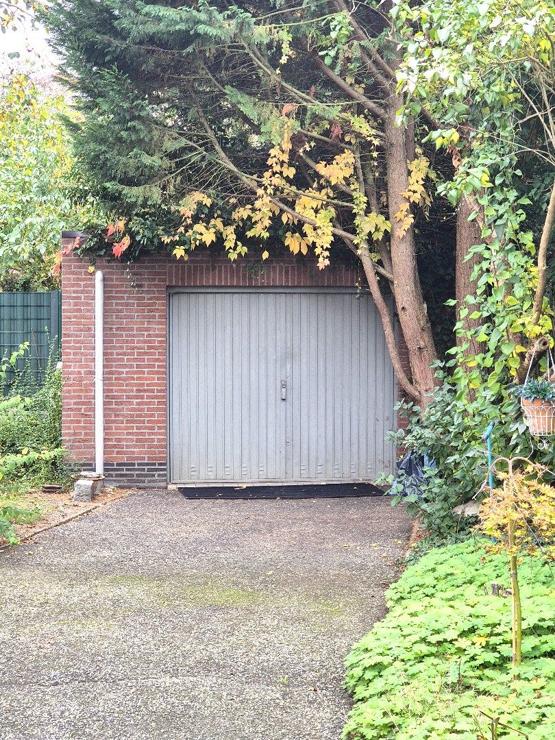 Ruime woning met mooie tuin. foto 10
