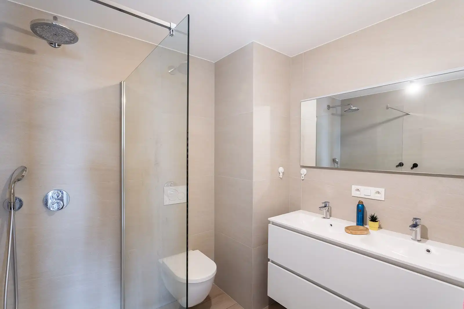 2 slaapkamer appartement met veel lichtinval foto 22