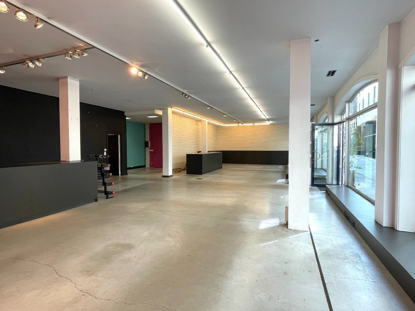 Prachtige handelsruimte te huur in het centrum van Kortrijk! foto 4