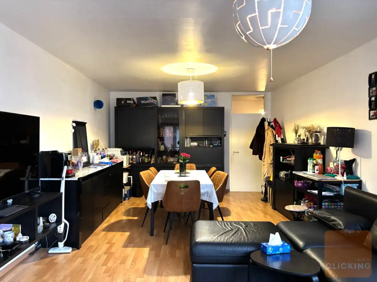 Gezellig 3 slaapkamerappartement met klein terras en kelder. foto 2