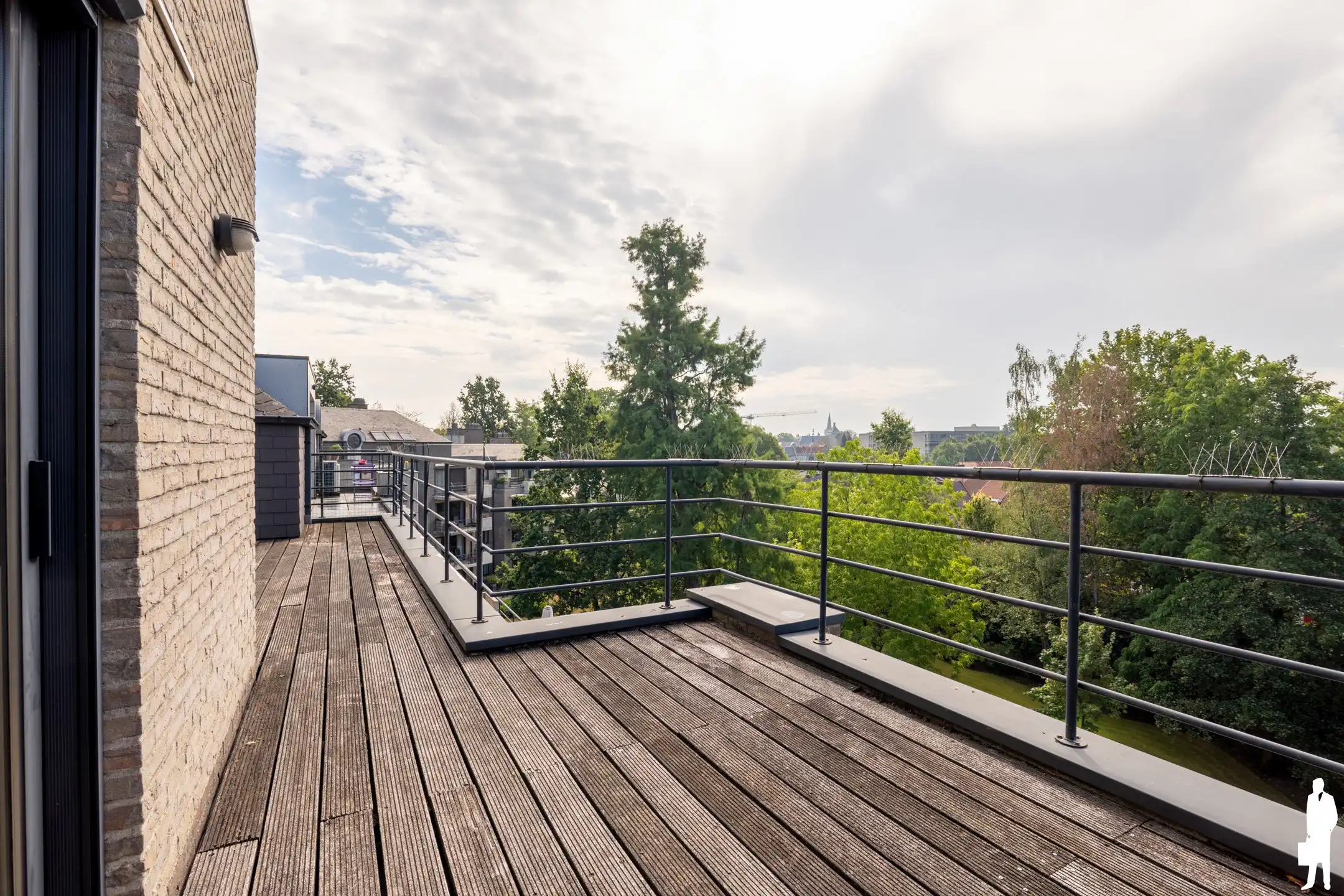Ruim dakappartement van 130 m² met 50 m² terras en parking foto 14