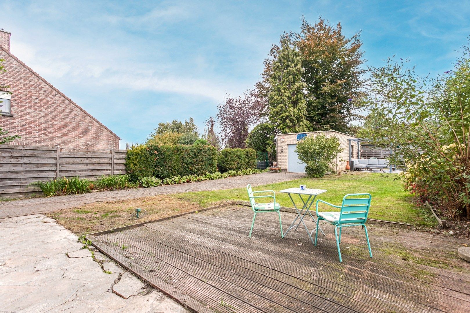 Solide woning met 6 slaapkamers, tuin en garage  foto 12