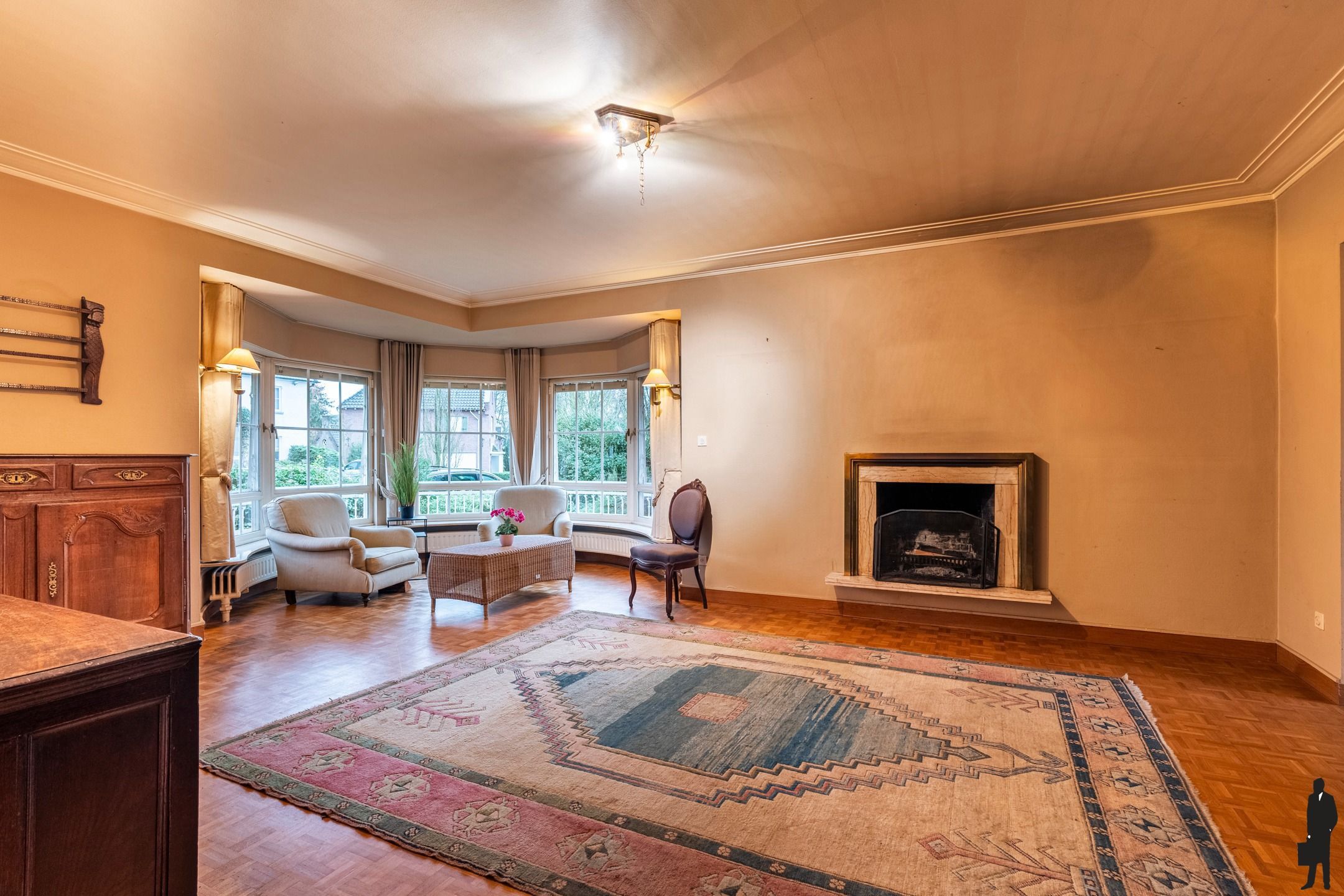 Statige en ruime gezinswoning met 5 slpks op 1.065m² foto 3