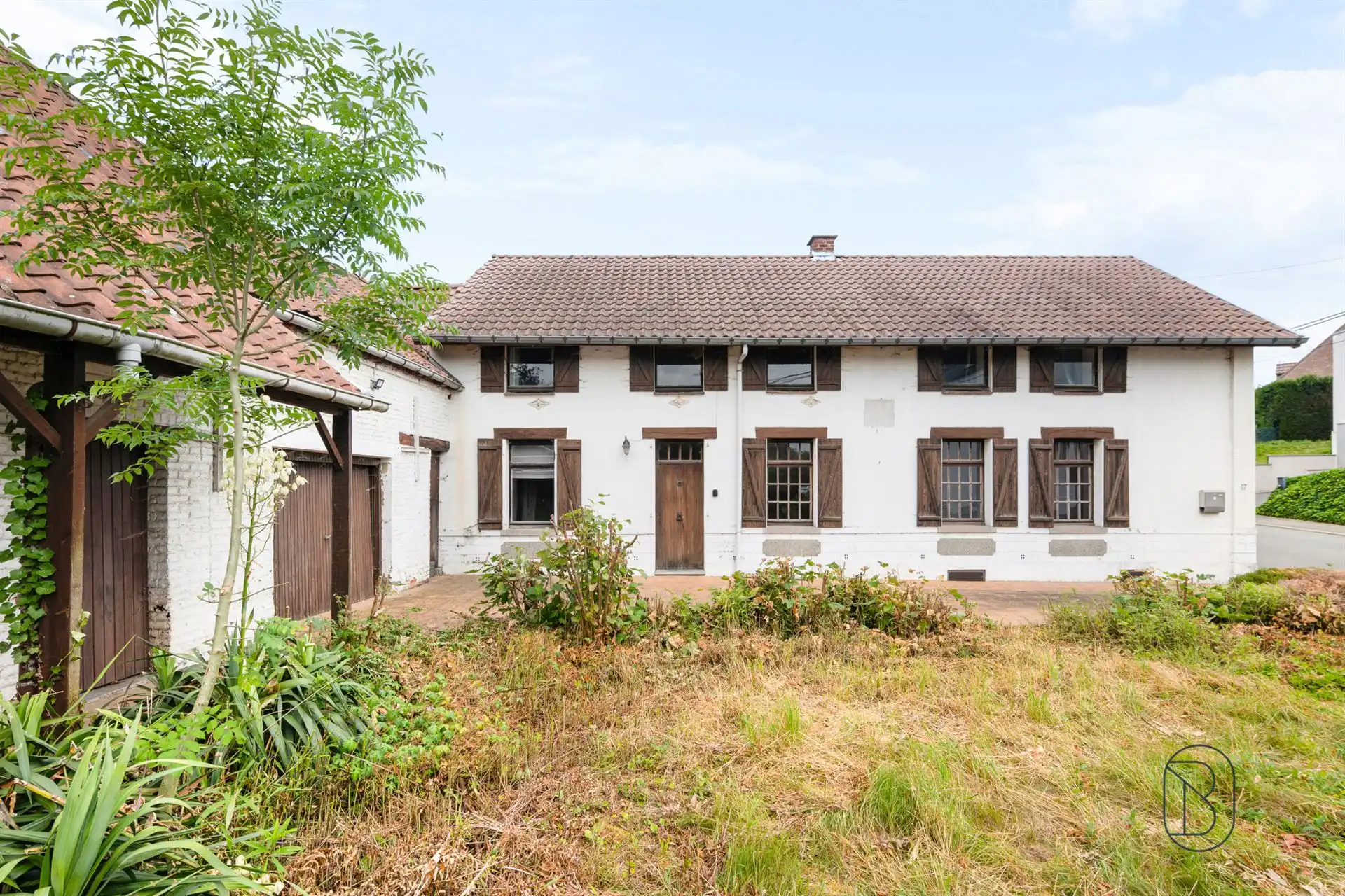 Charmante te renoveren hoeve met hangar op 36 are! foto 2