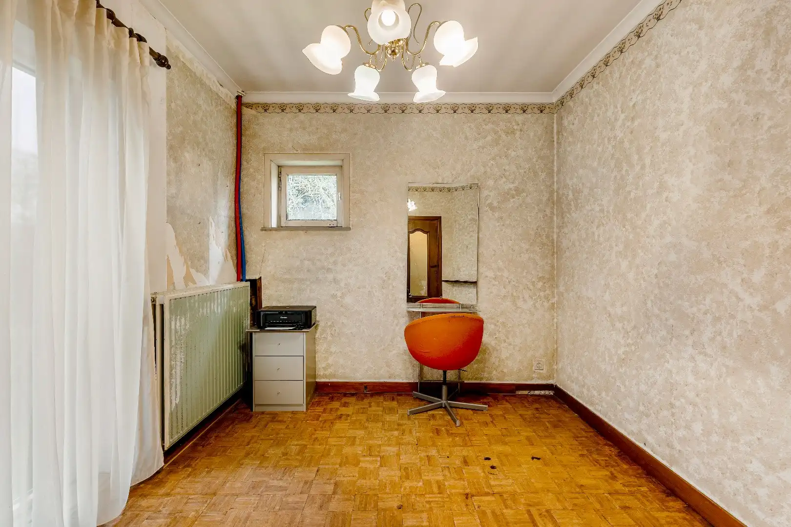 Op te knappen karakteristieke hoekwoning, 4 slpk, (EPC-label C) gelegen aan het Haspengouwse landschap. foto 28