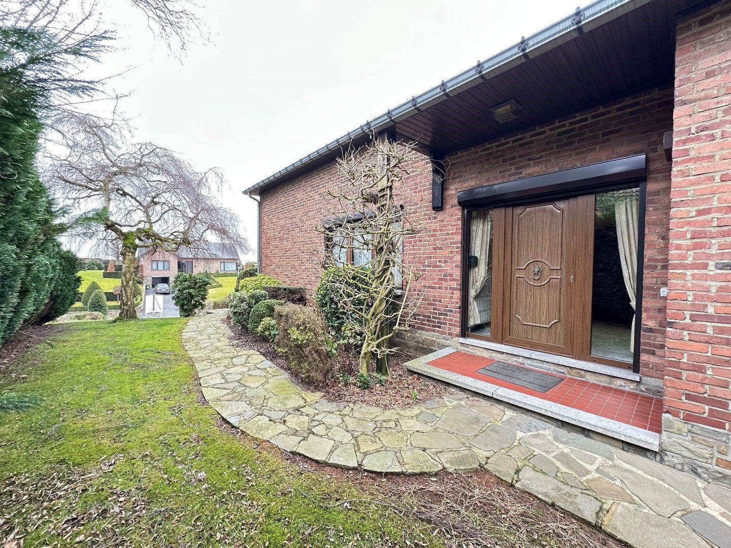 Ruime en rustig gelegen woning met prachtige tuin en bouwland in Tongeren foto 6