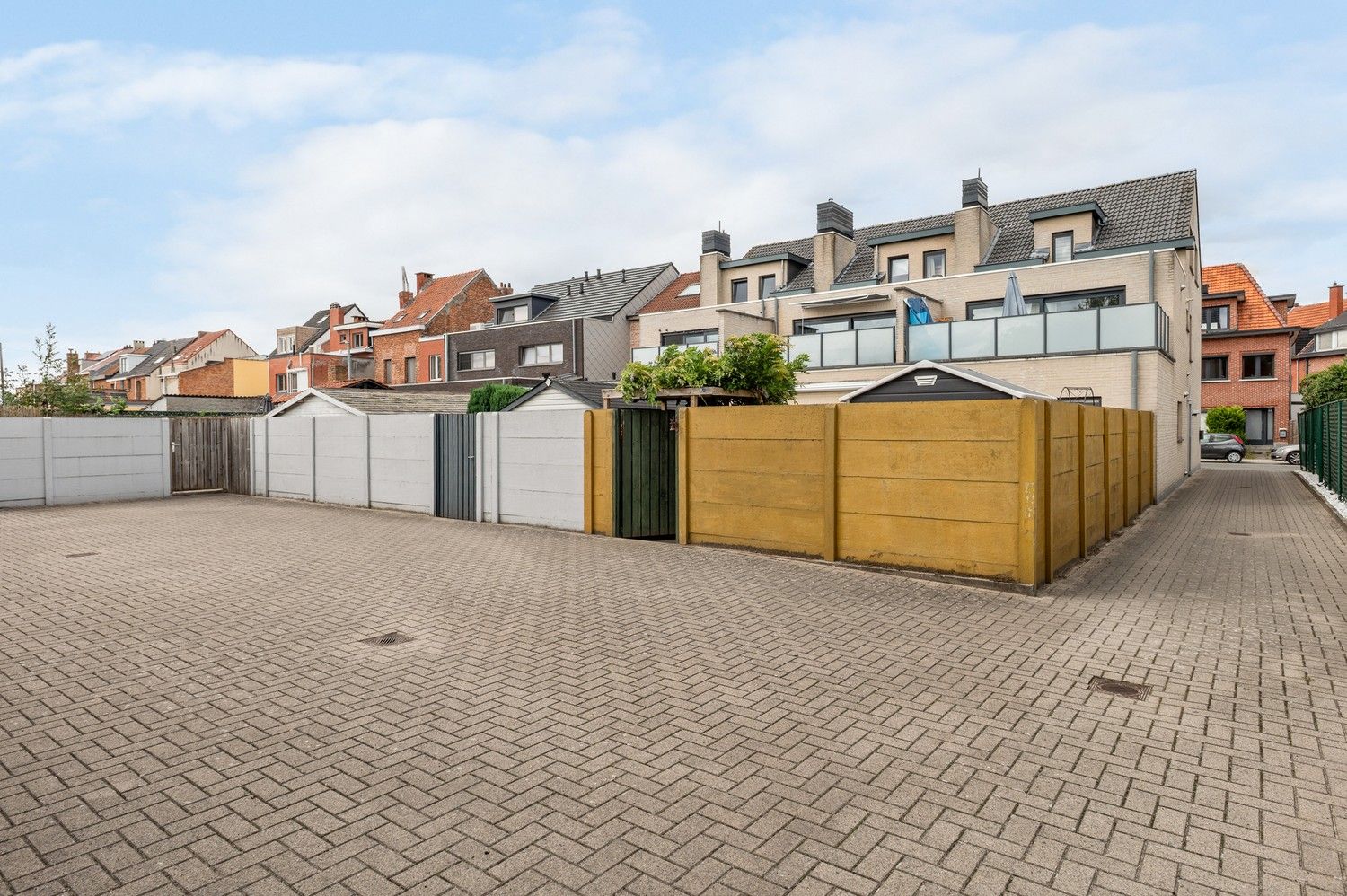 Instapklaar appartement met 2 slaapkamers, zonnige tuin en garage te Wommelgem foto 16