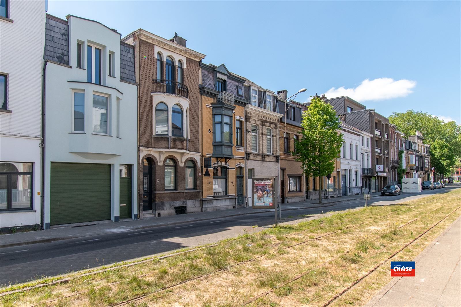 Hoofdfoto van de publicatie: Karaktervolle burgerwoning met 4 ruime slaapkamers en stadstuin