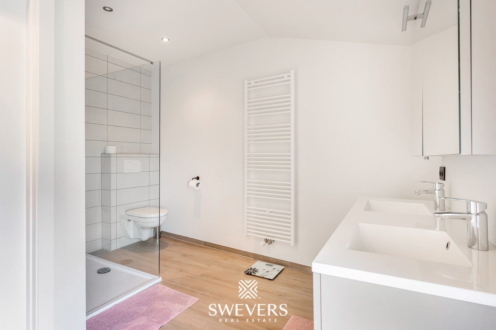 Gerenoveerde rijwoning met 4 slpk & tuin te Sint-Truiden foto 14