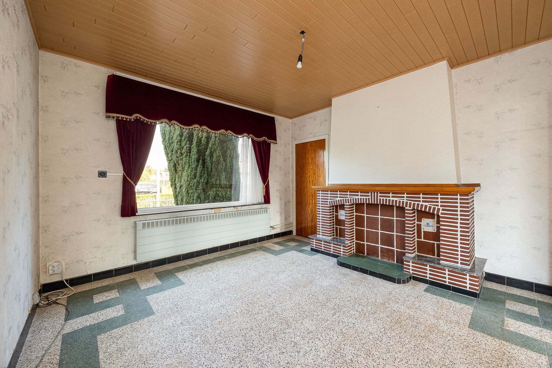 Te renoveren woning op een perceel van ca 1.435 m² in het centrum van Wortel. foto 5