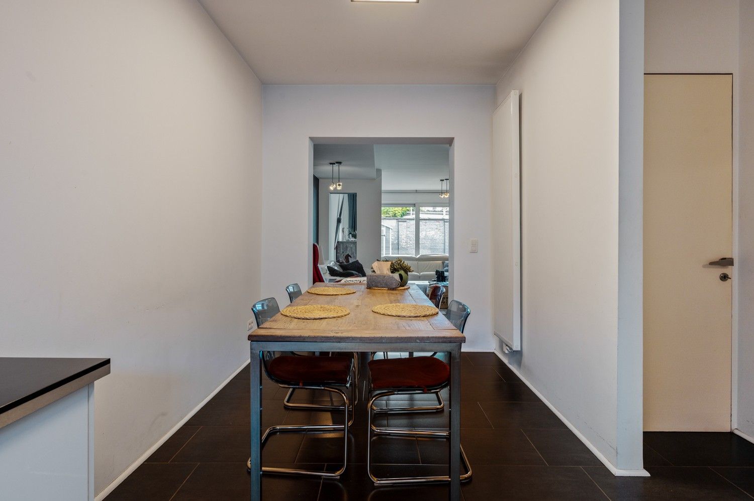 Instapklare woning met 4 slaapkamers, garage en tuin te Berchem! foto 7