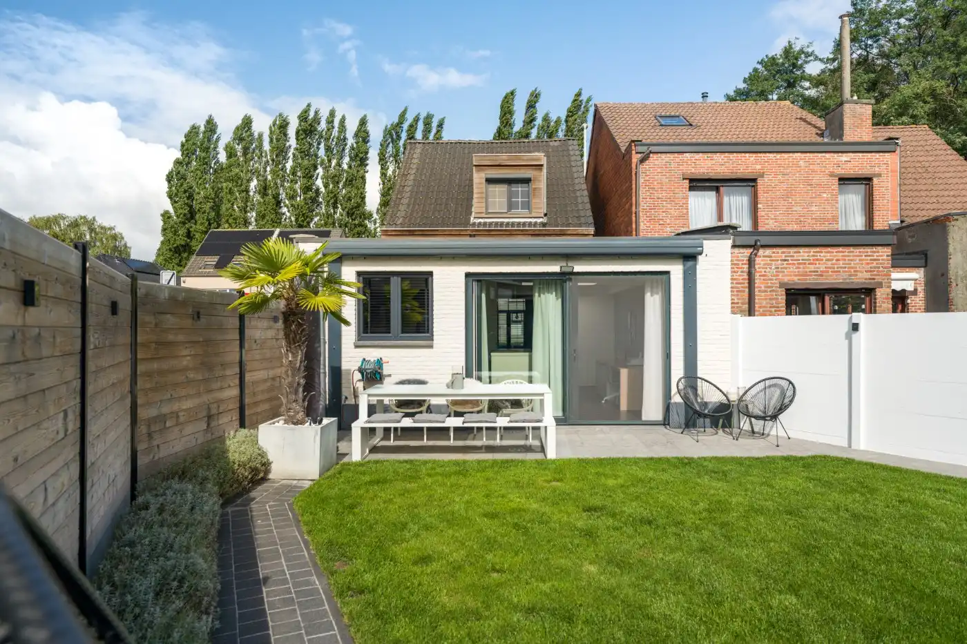 Instapklare HOB met 2 slpk. en aangelegde ruime tuin foto 26