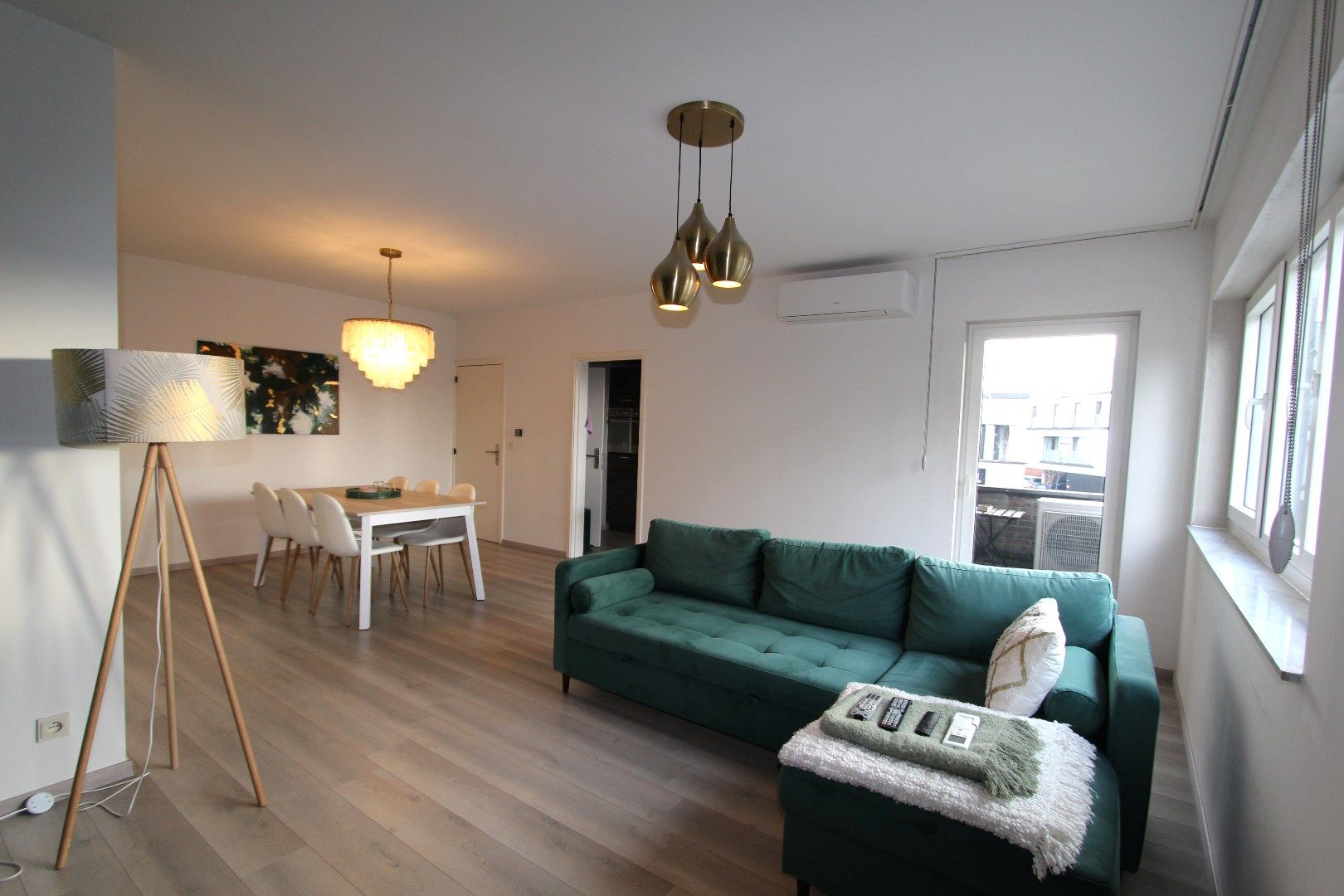 VERNIEUWD APPARTEMENT MET GARAGE AAN HET STADSCENTRUM foto 4