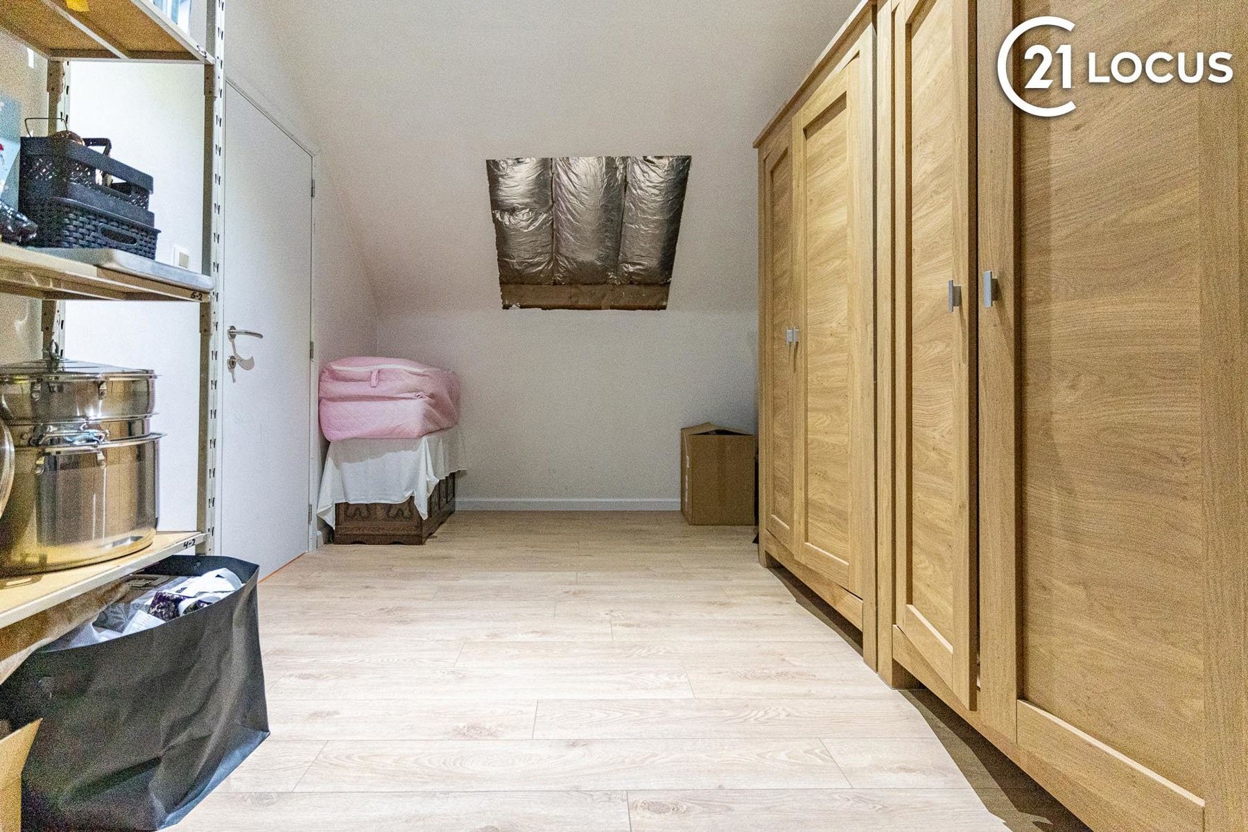 Instapklare en ruime woning in het hart van Kruibeke foto 20