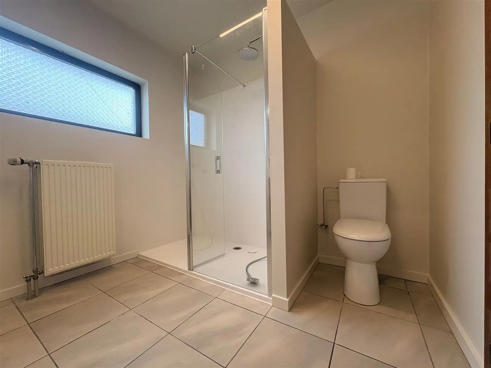 Instapklaar volledig gerenoveerd appartement met garage.  foto 16