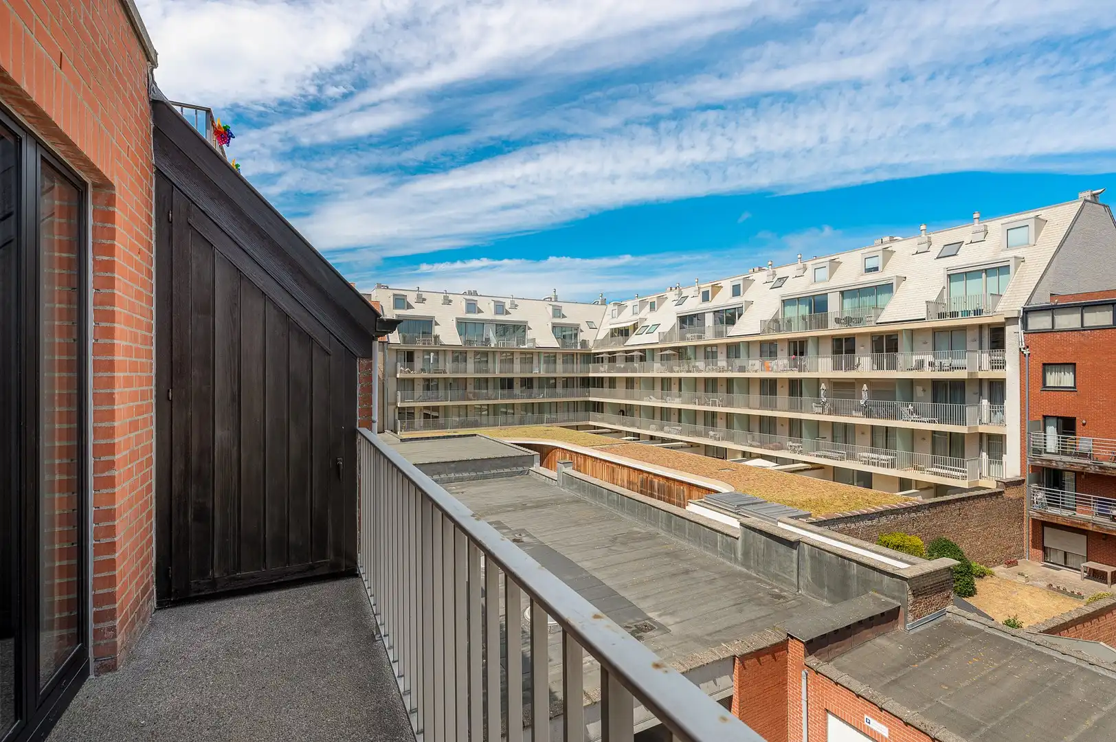Lichtrijk gerenoveerd appartement op enkele stappen van de Dumortierlaan. foto 18