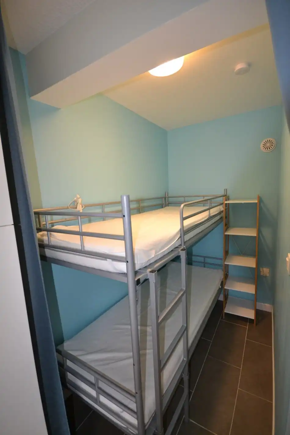 Gemeubeld appartement met  slaaphoek te Oostduinkerke ,  terras en  zijdelinks zeezicht.  foto 9