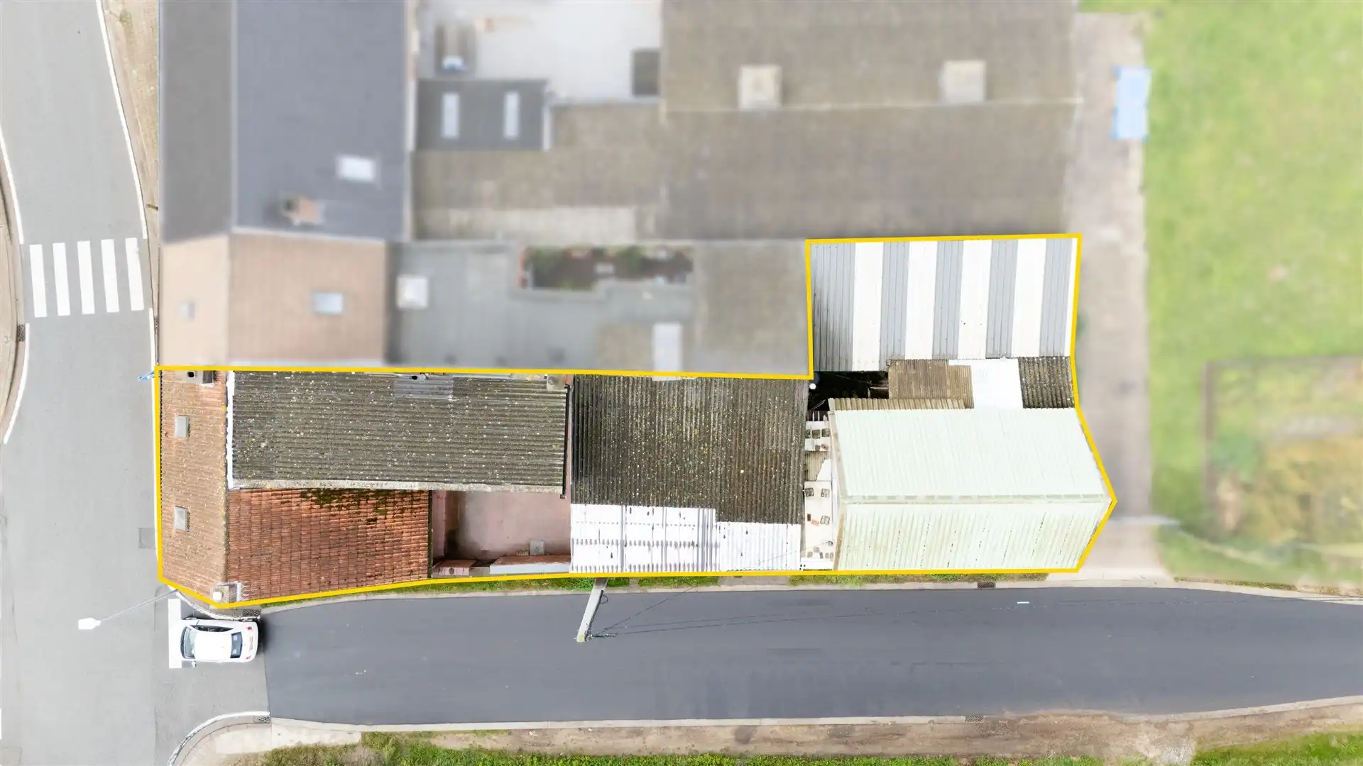 Te renoveren handelshuis op 320m² in De Klinge foto 2