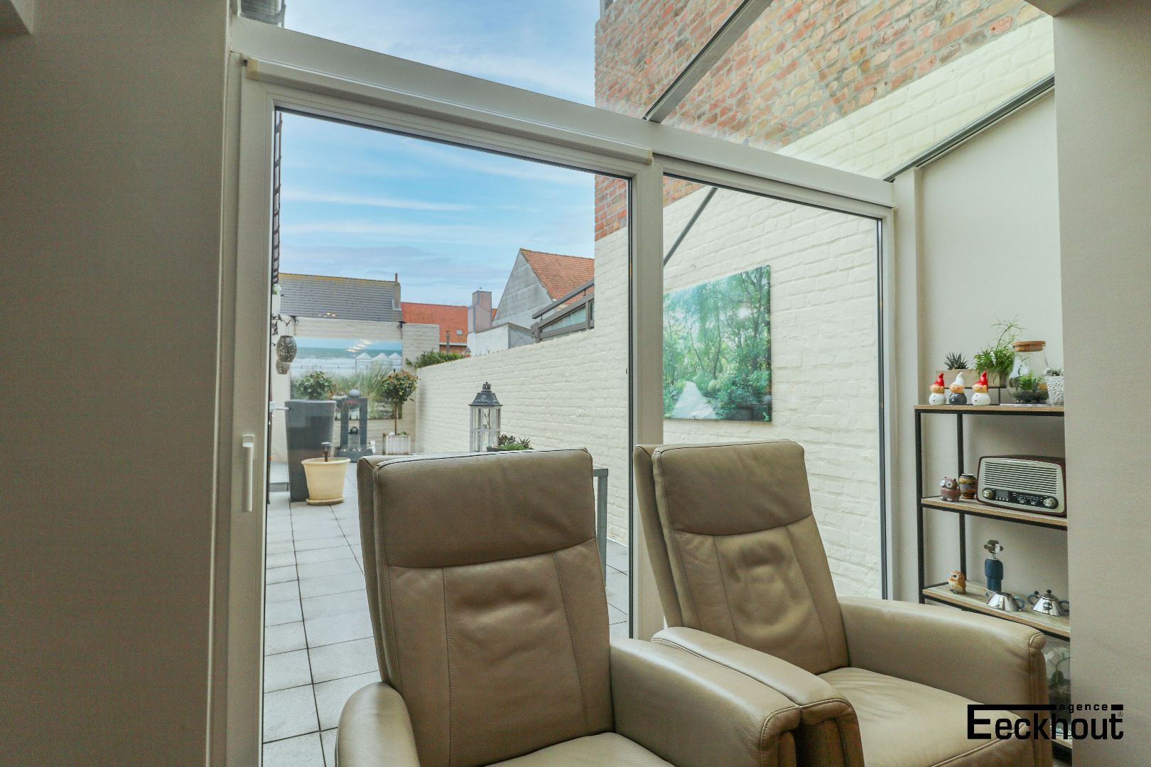 Instapklare en gezellige rijwoning met 4 slaapkamers en zonnige koer te Bredene-Duinen! foto 10