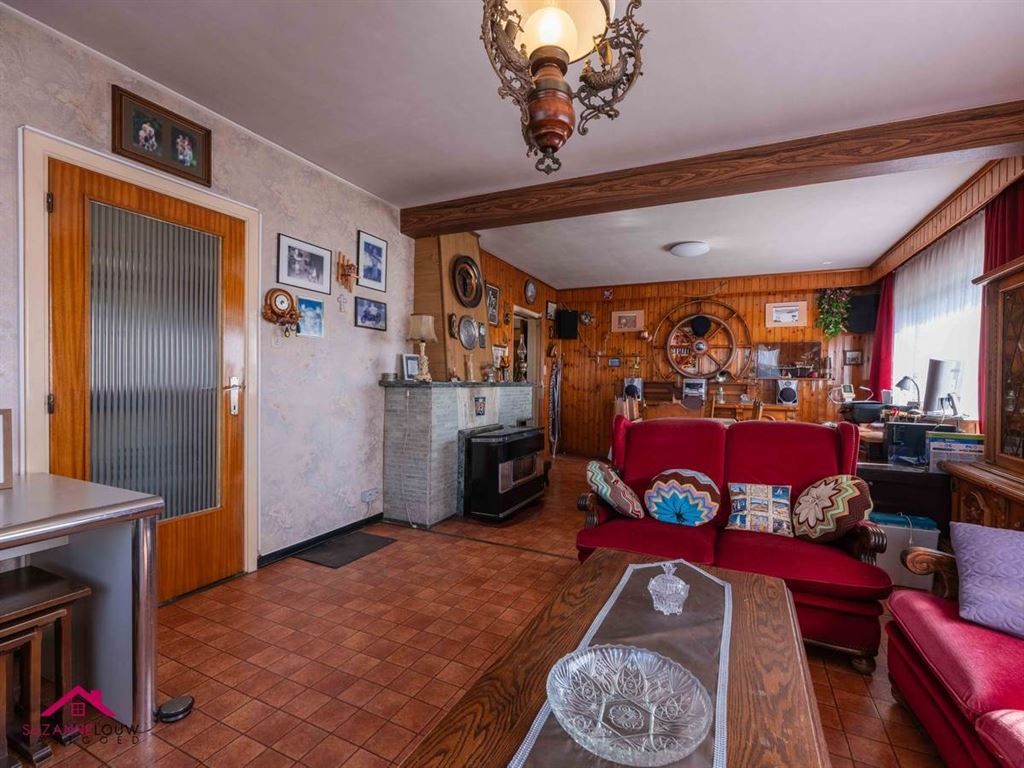 Vrijstaande woning, te renoveren naar eigen smaak en wensen foto 15