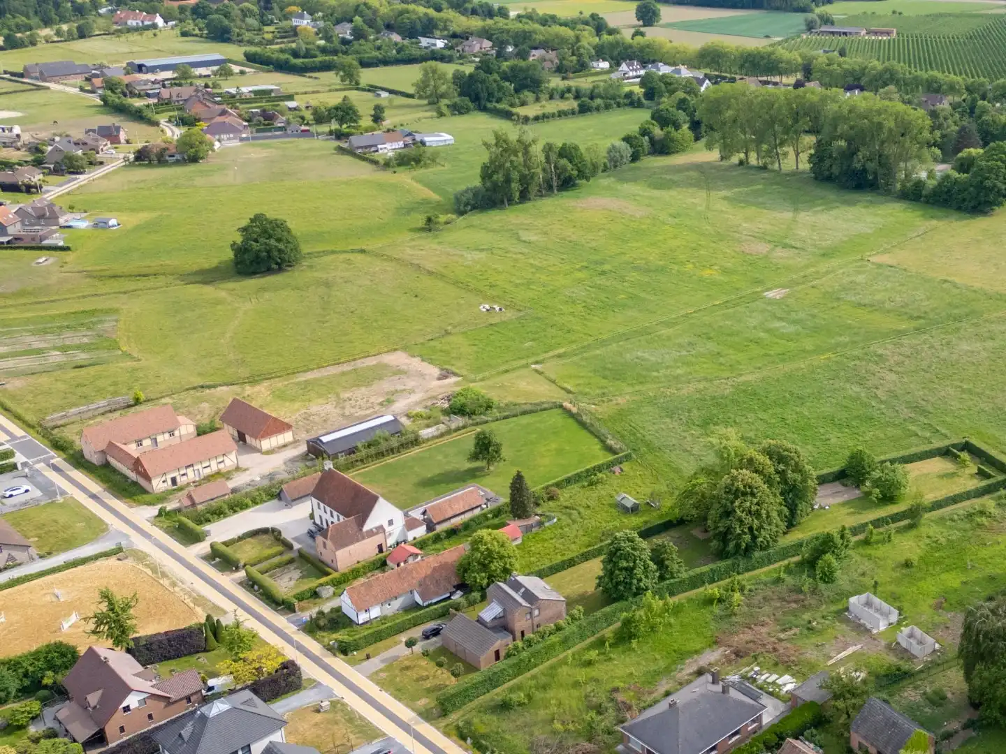 UNIEKE VIERKANTSHOEVE met paardenstallen op 7,34 hectare met vergunning voor zwembad en poolhouse foto 46