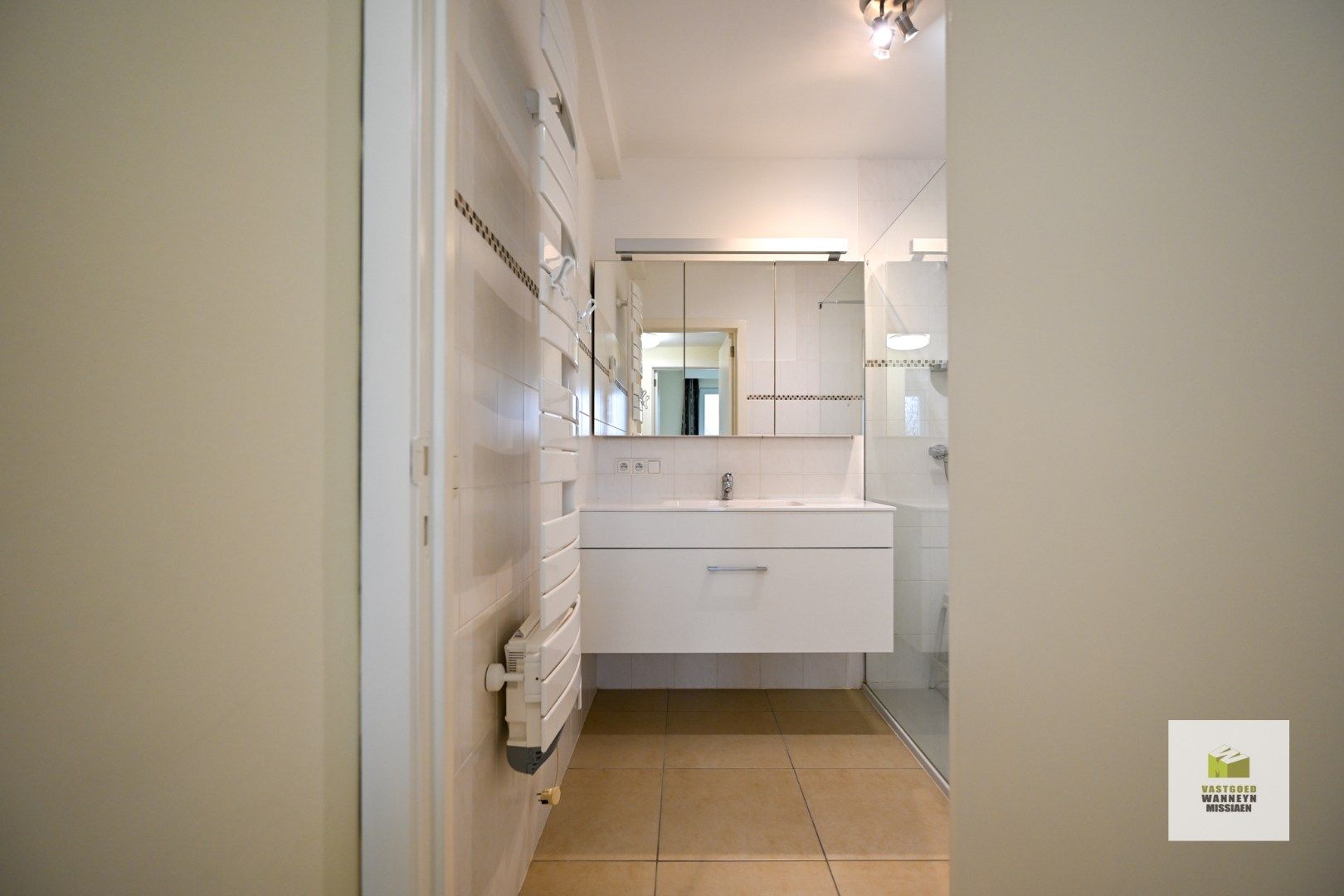 Instapklaar appartement met 2 slaapkamers en balkon aan het station van Beernem foto 15