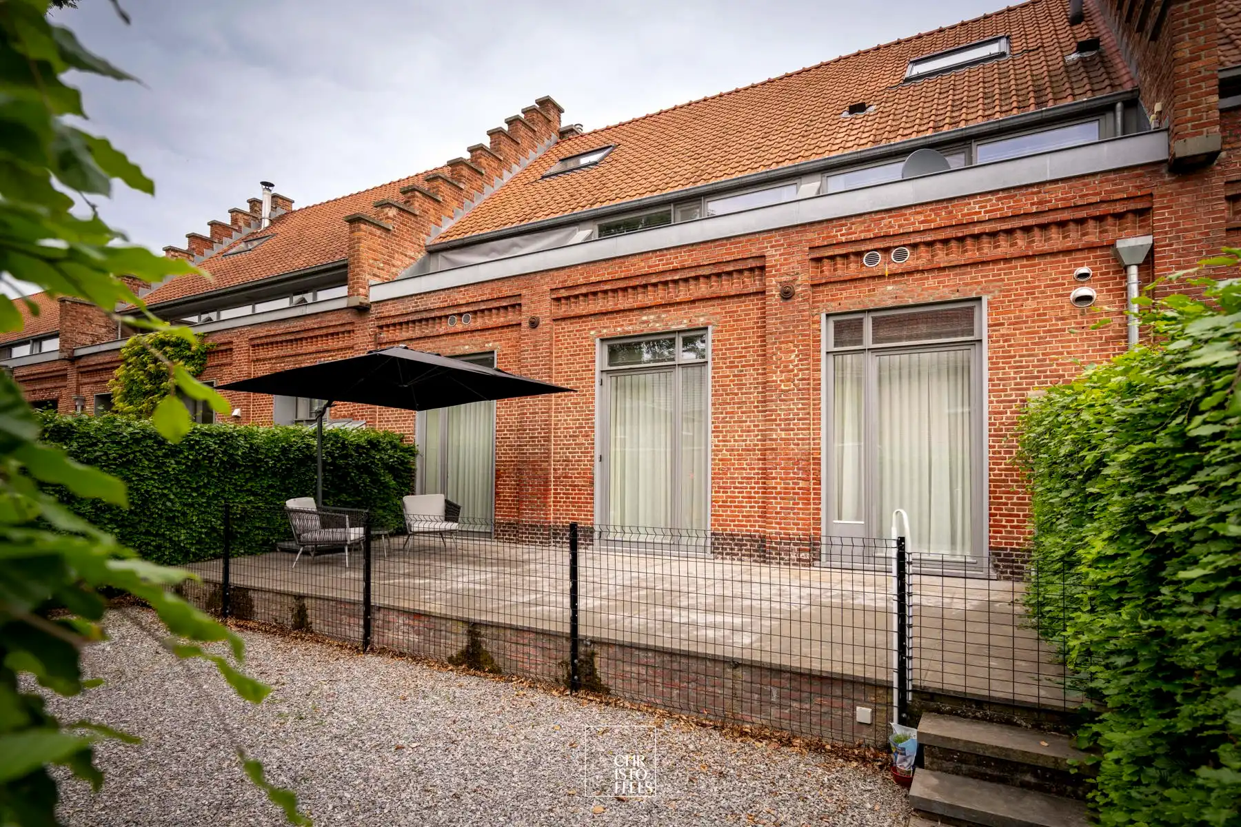Luxe afgewerkte stadswoning (235m²) in domein Oud Rekem foto 18