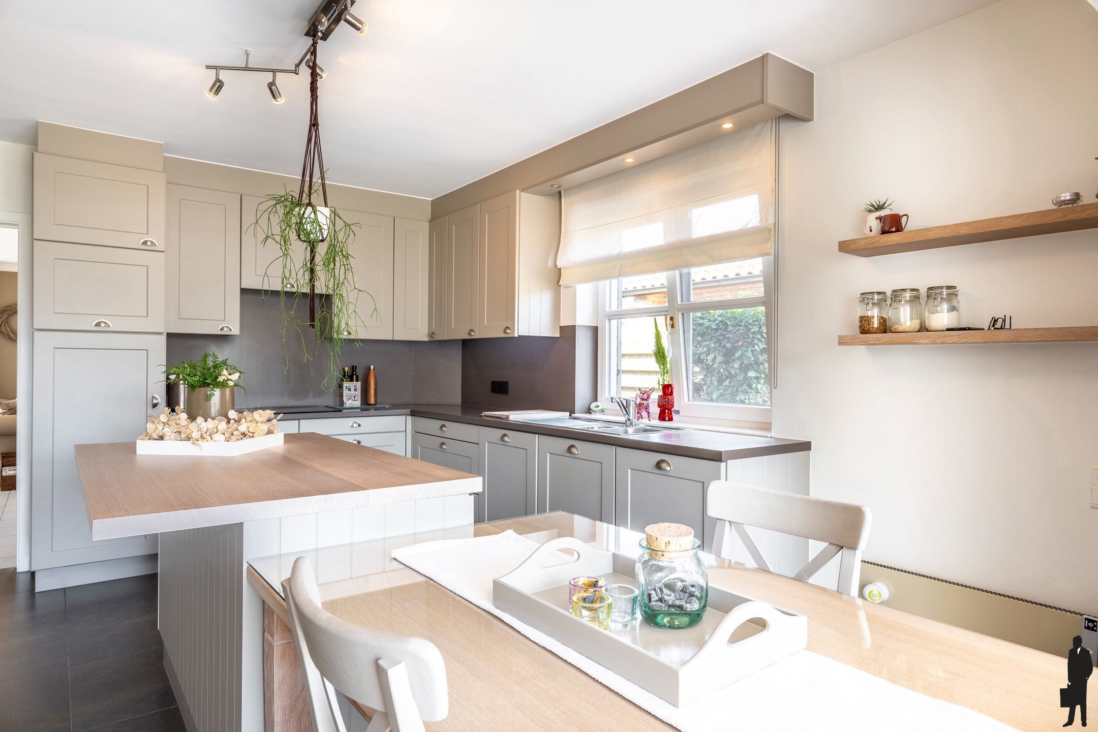 Lichtrijke villa, vlakbij natuur met 3 slpk. op zuidperceel foto 8