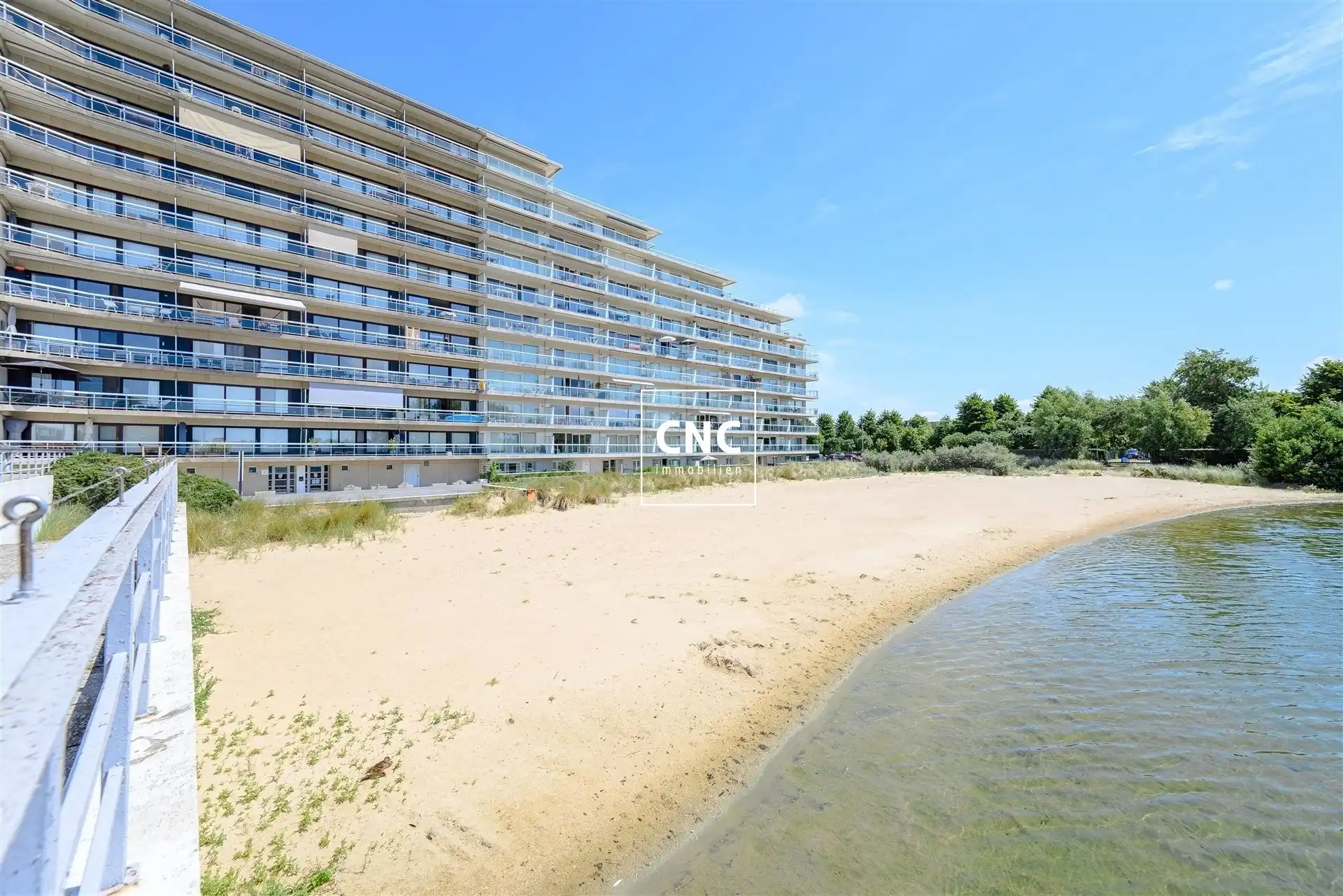 Studio met prachtig open zicht op het meer in Duinbergen foto 12