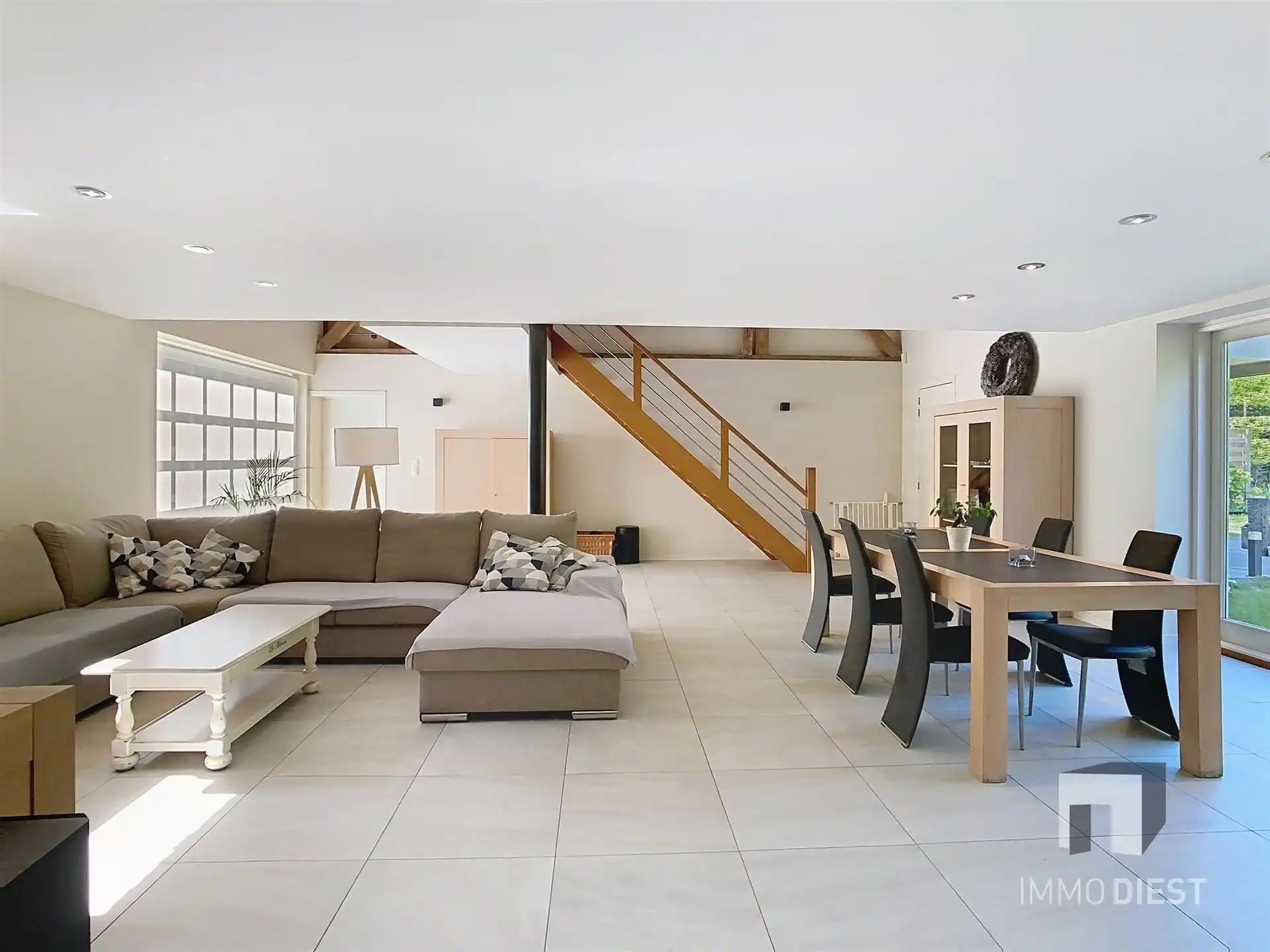 Brasserie - restaurant - feestzaal - privéwoonst foto 15