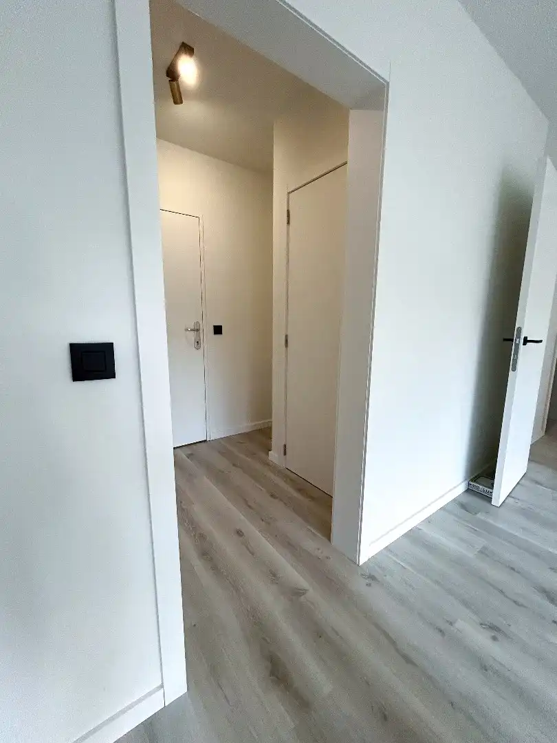Prachtig gerenoveerd appartement met 2 slaapkamers foto 15