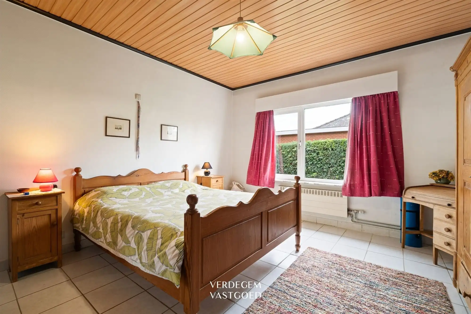 Charmante bungalow met 3 slaapkamers, ruime garage en zonnige tuin op 585m² foto 10