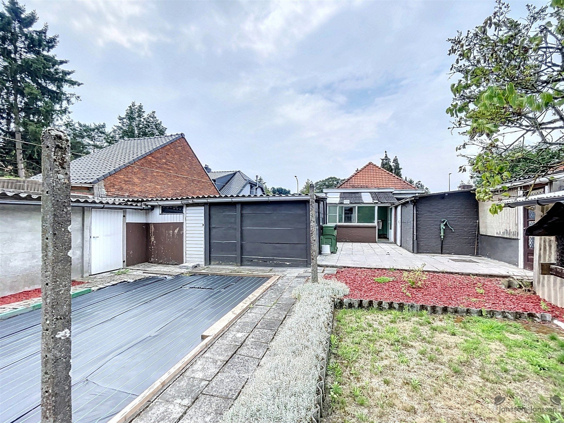 Te renoveren laagbouwwoning op ruim perceel van 585 m² – Brasschaat foto 13